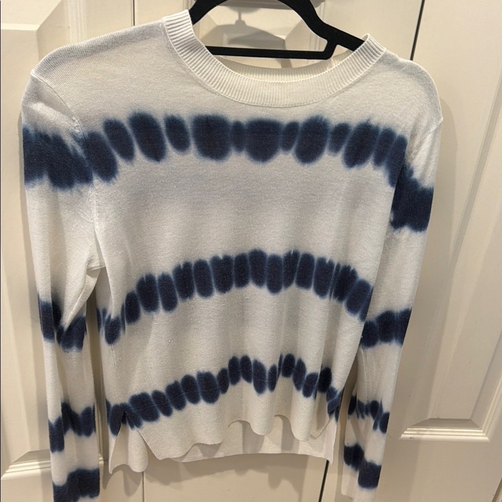 Splendid White and Navy Tie-Dye Lightweight Crewneck Sweater